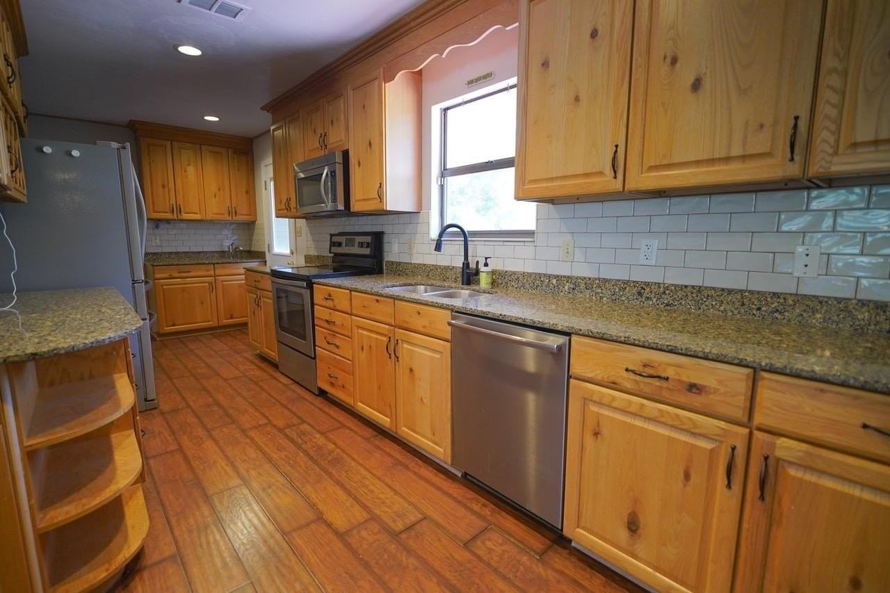 4223 Woodbridge Rd - Photo 4 of 39