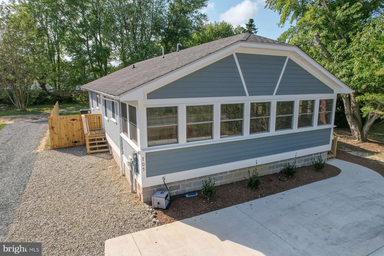 705 Country Club Rd - Photo 2 of 47