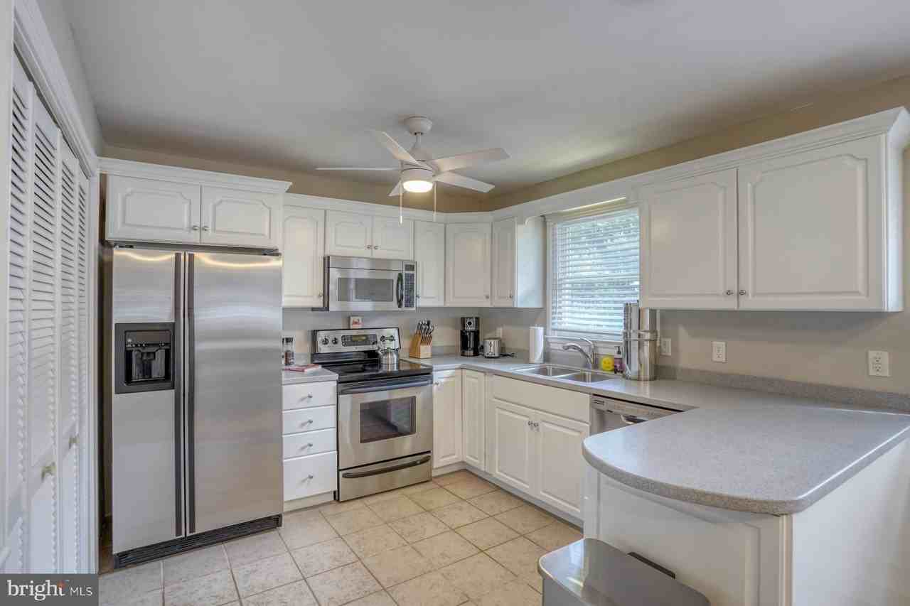705 Country Club Rd - Photo 6 of 47