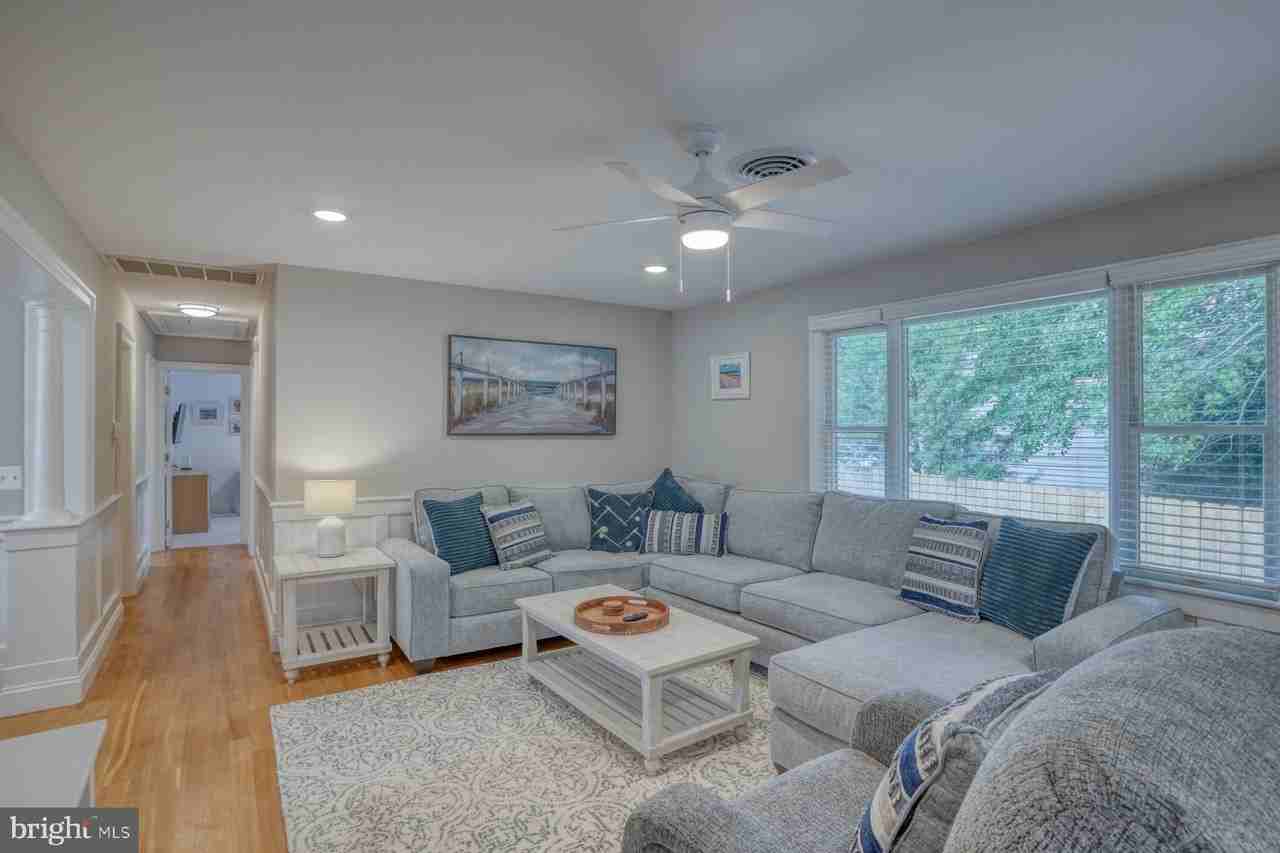 705 Country Club Rd - Photo 7 of 47