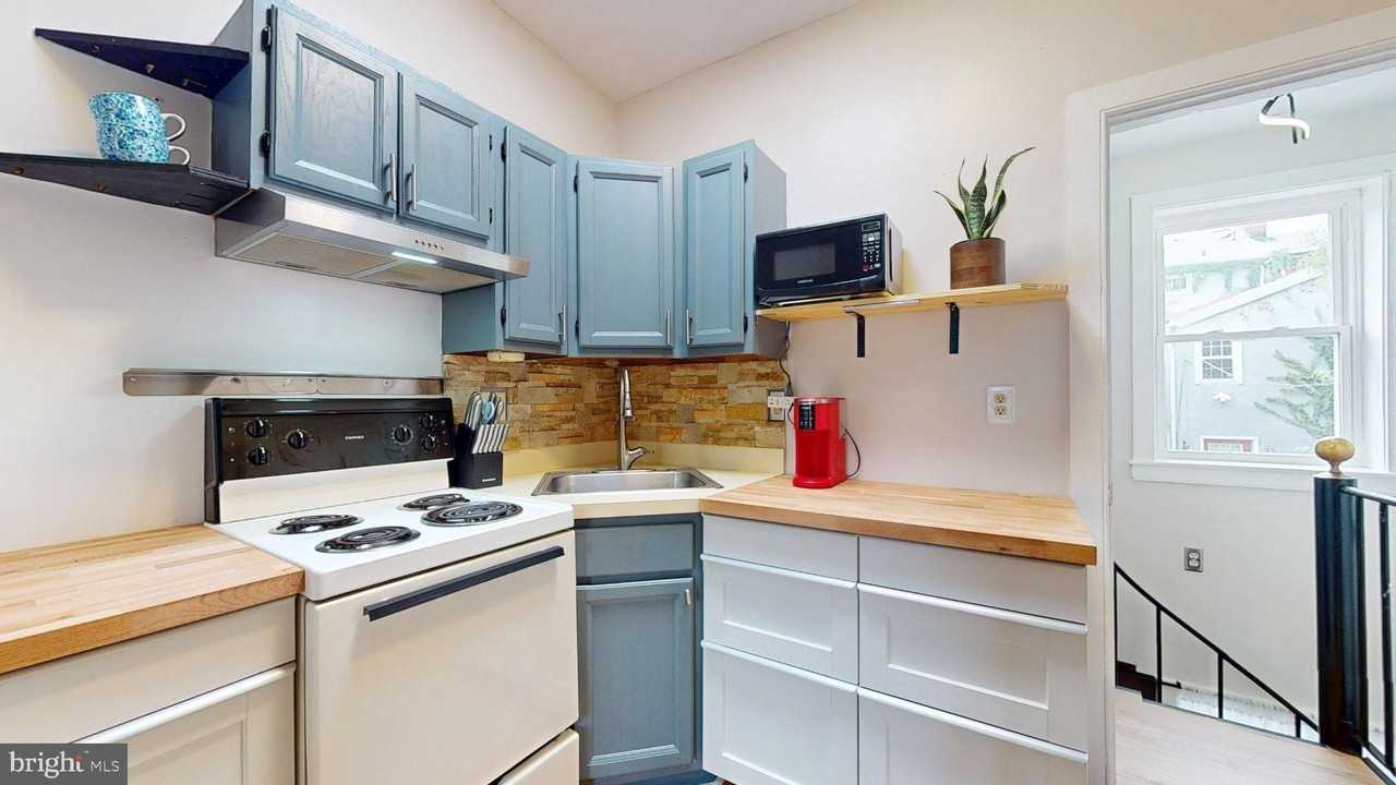 637 S Paca St #C - Photo 6 of 14