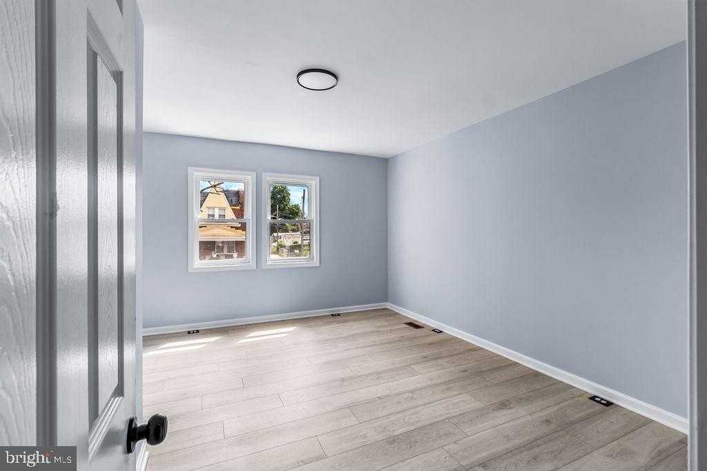 4024 Woodridge Rd - Photo 6 of 15