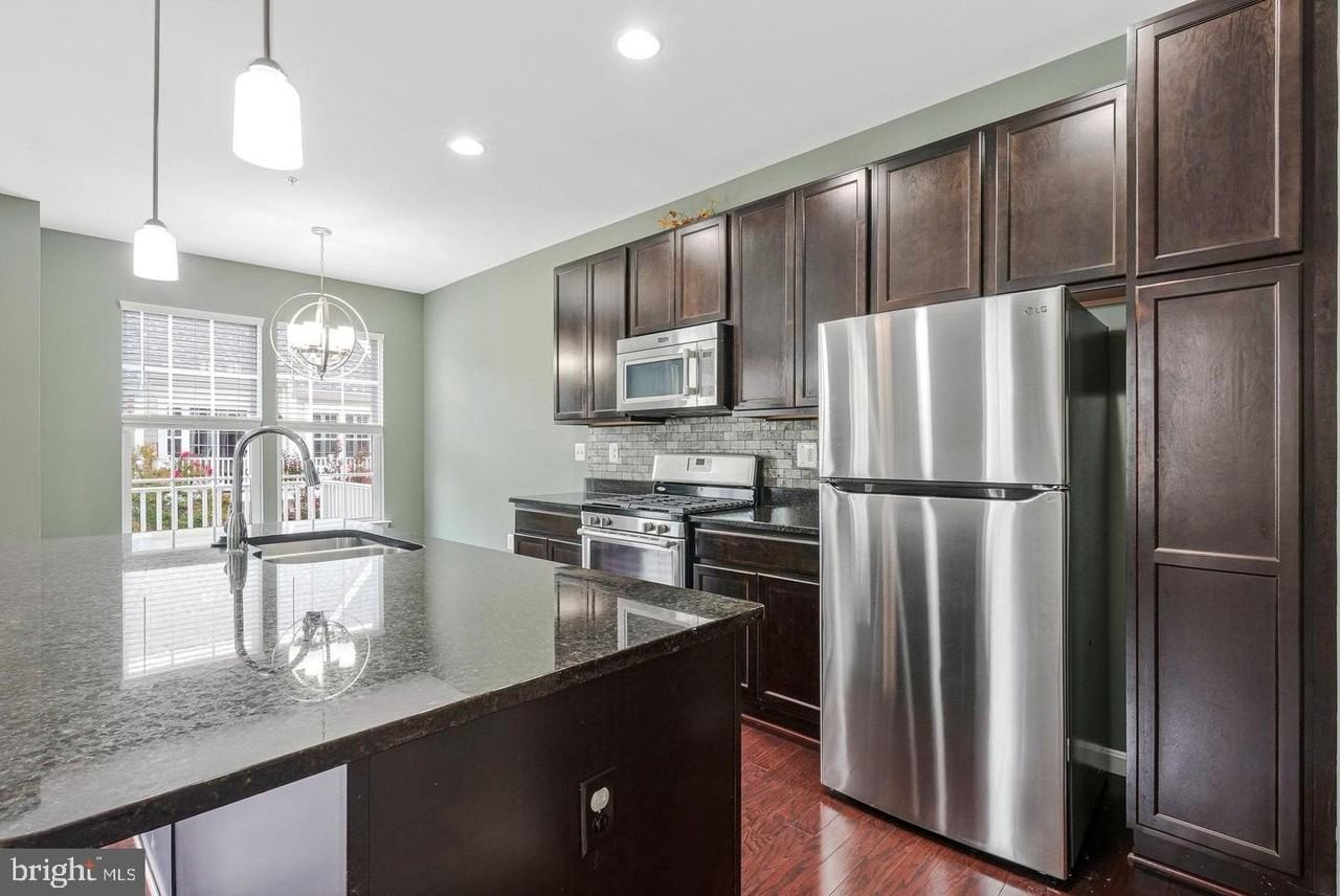 59 Steeplechase Dr - Photo 2 of 40