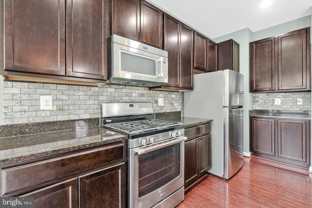 59 Steeplechase Dr - Photo 3 of 40
