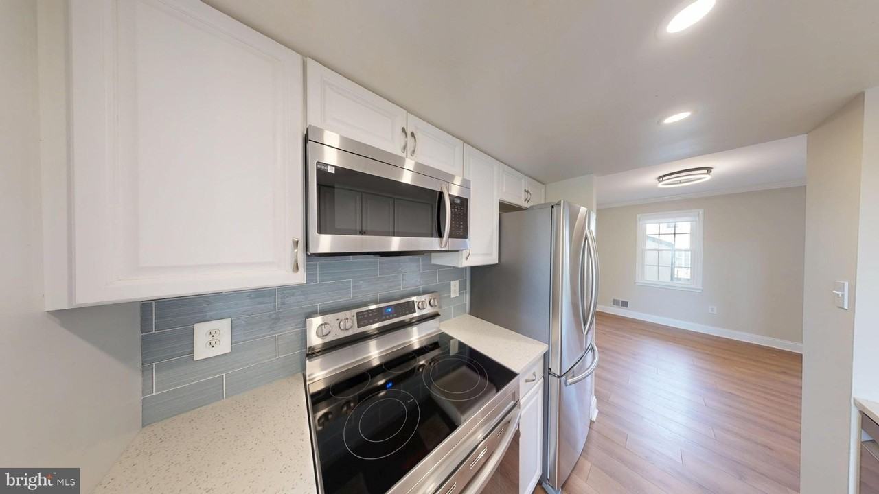 8 Big Acre Sq #22-4 - Photo 2 of 20