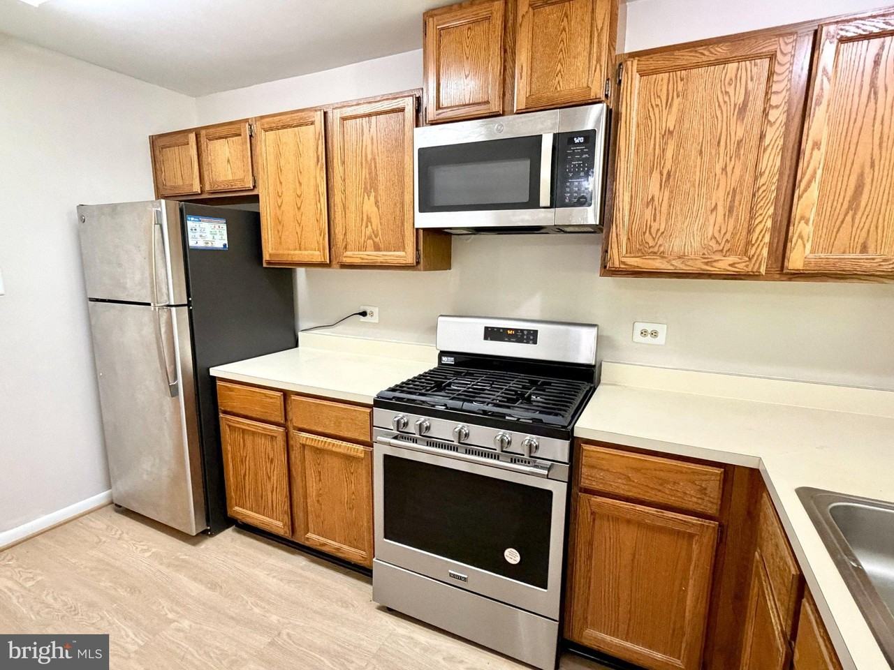 10687 Weymouth St #103 - Photo 5 of 13