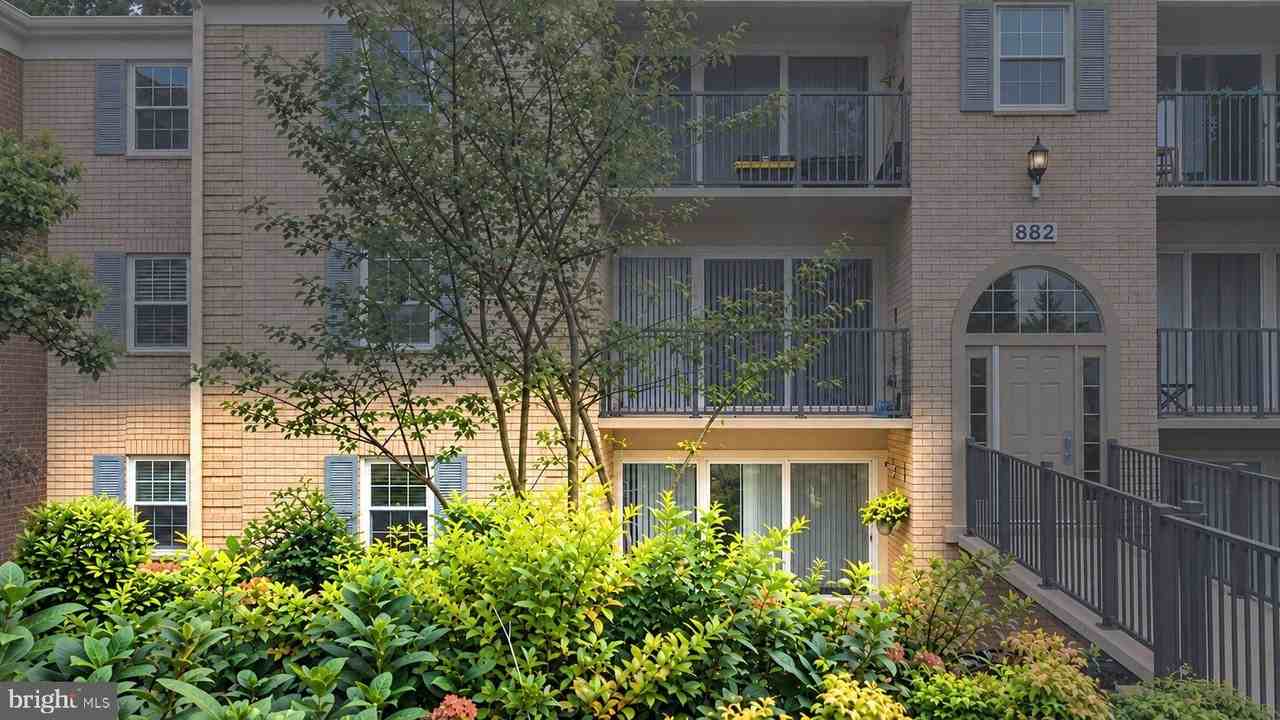 882 College Pkwy #101 - Photo 3 of 21