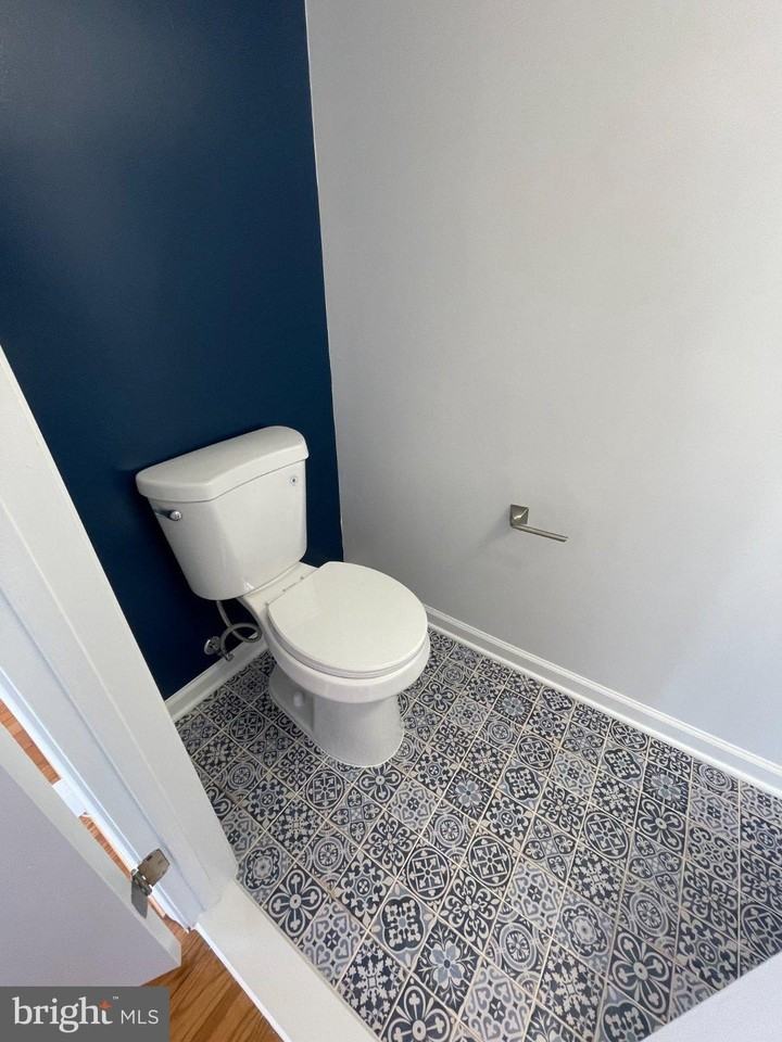 5235 Hil Mar Dr - Photo 4 of 50