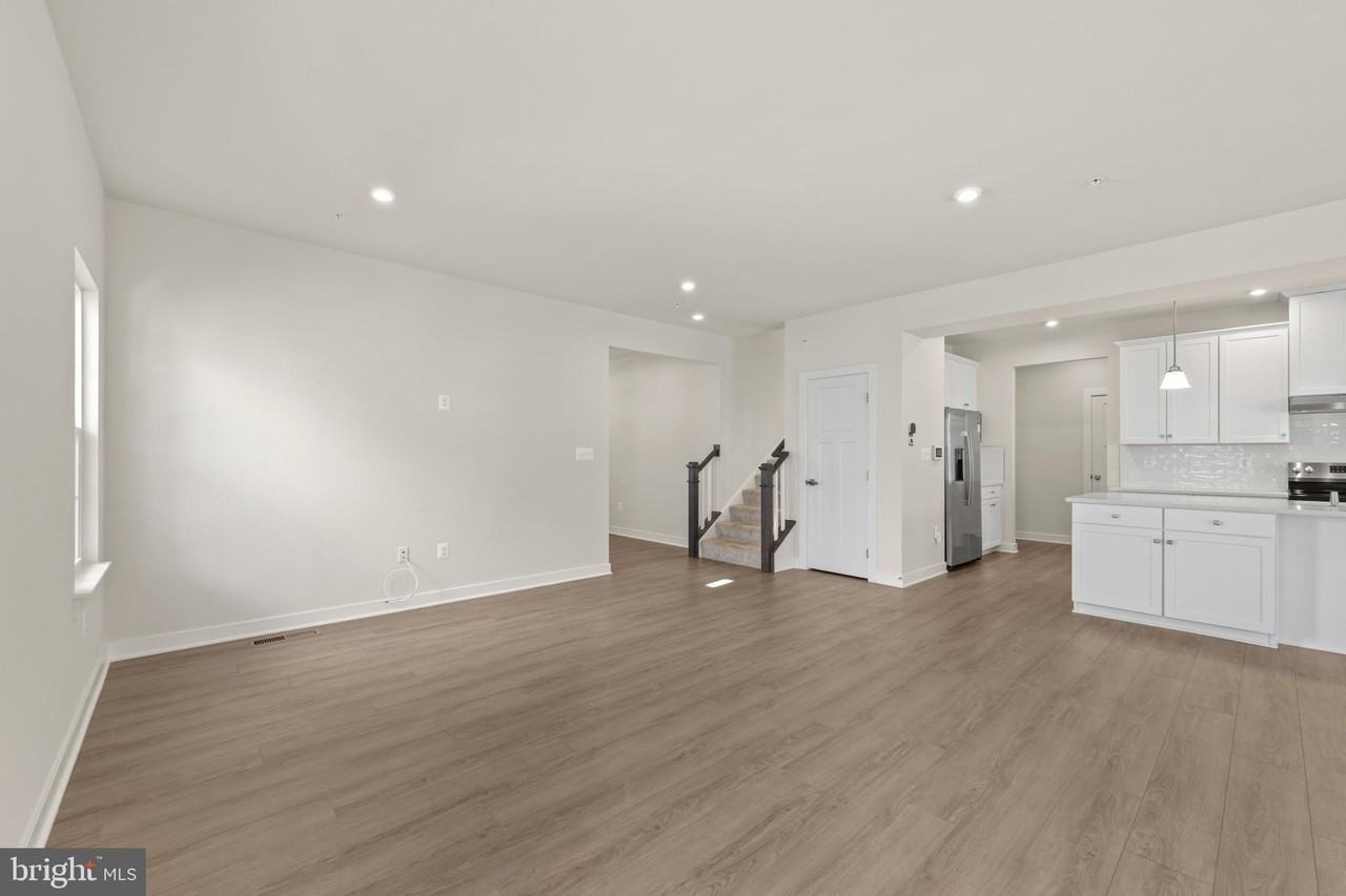 15609 Rockburn Way - Photo 6 of 22
