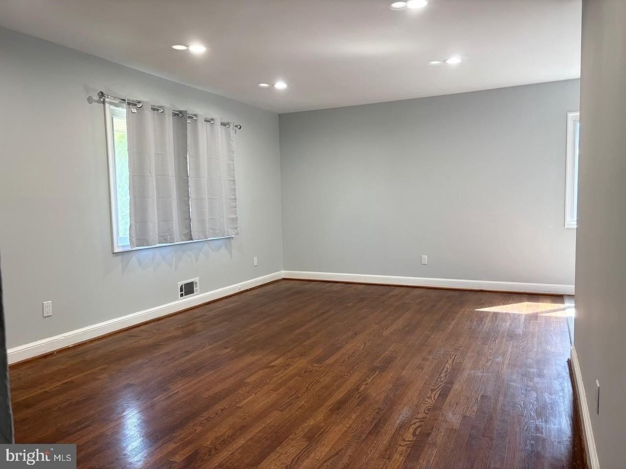 9103 Wallace Rd - Photo 2 of 28