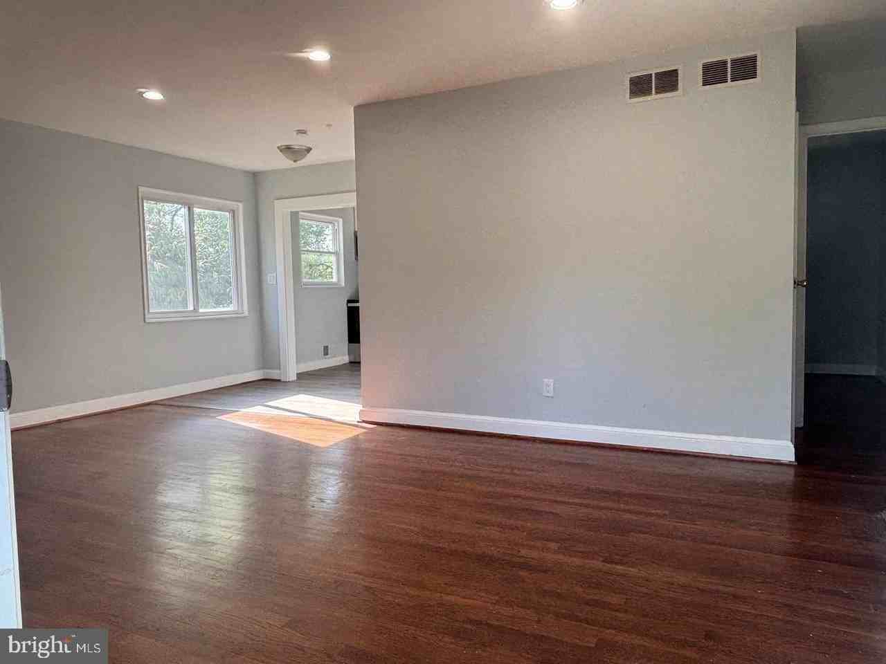 9103 Wallace Rd - Photo 6 of 28