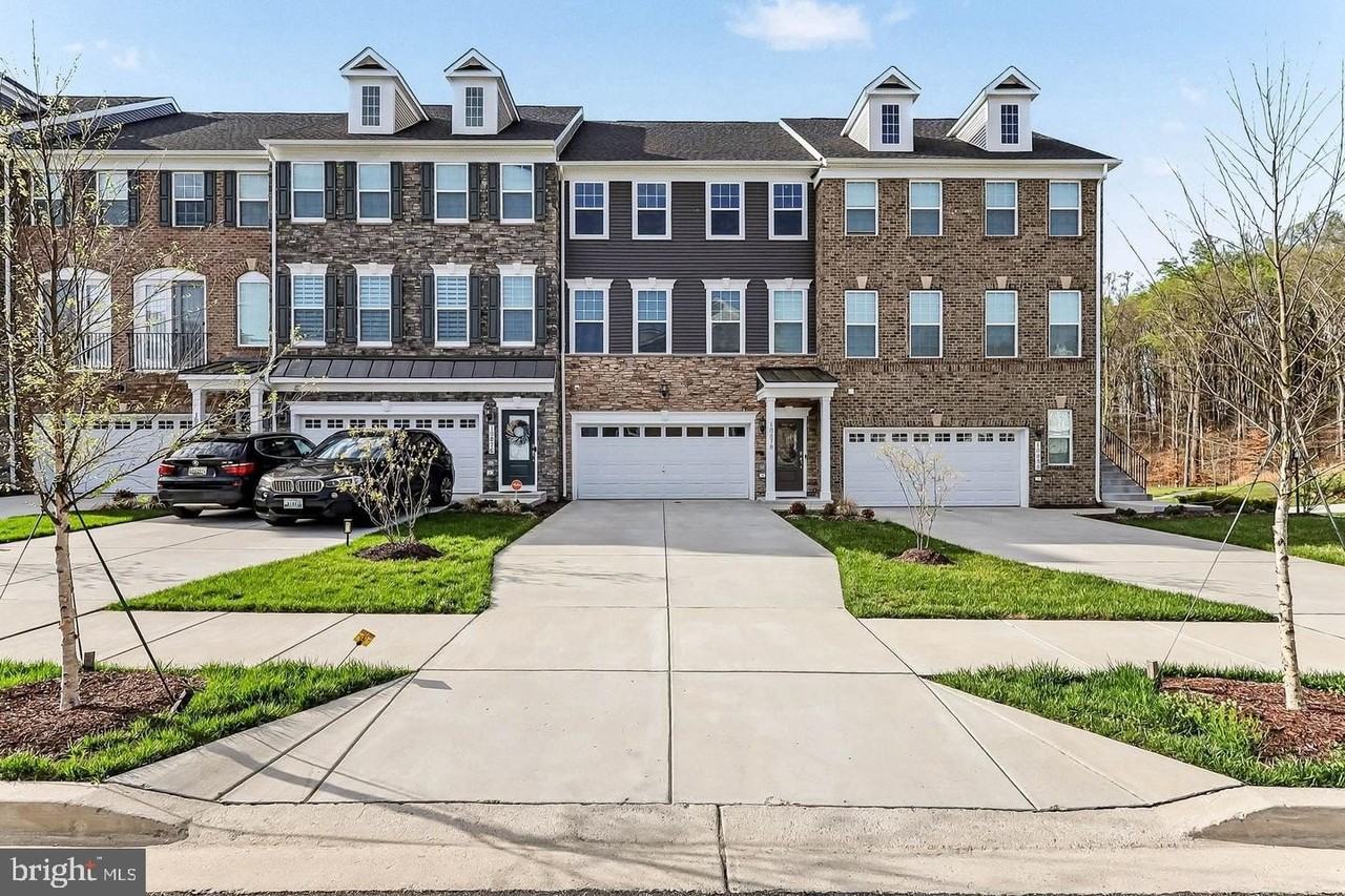 10878 Foxtrot Cir - Photo 4 of 48