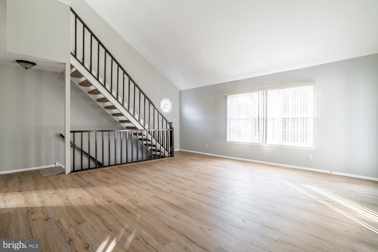 317B Delancey Pl #B - Photo 7 of 30