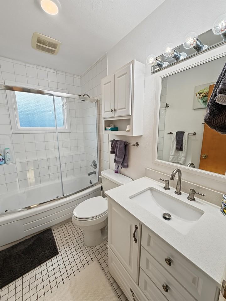 1613 W 15th Ave #1 - Photo 4 of 6
