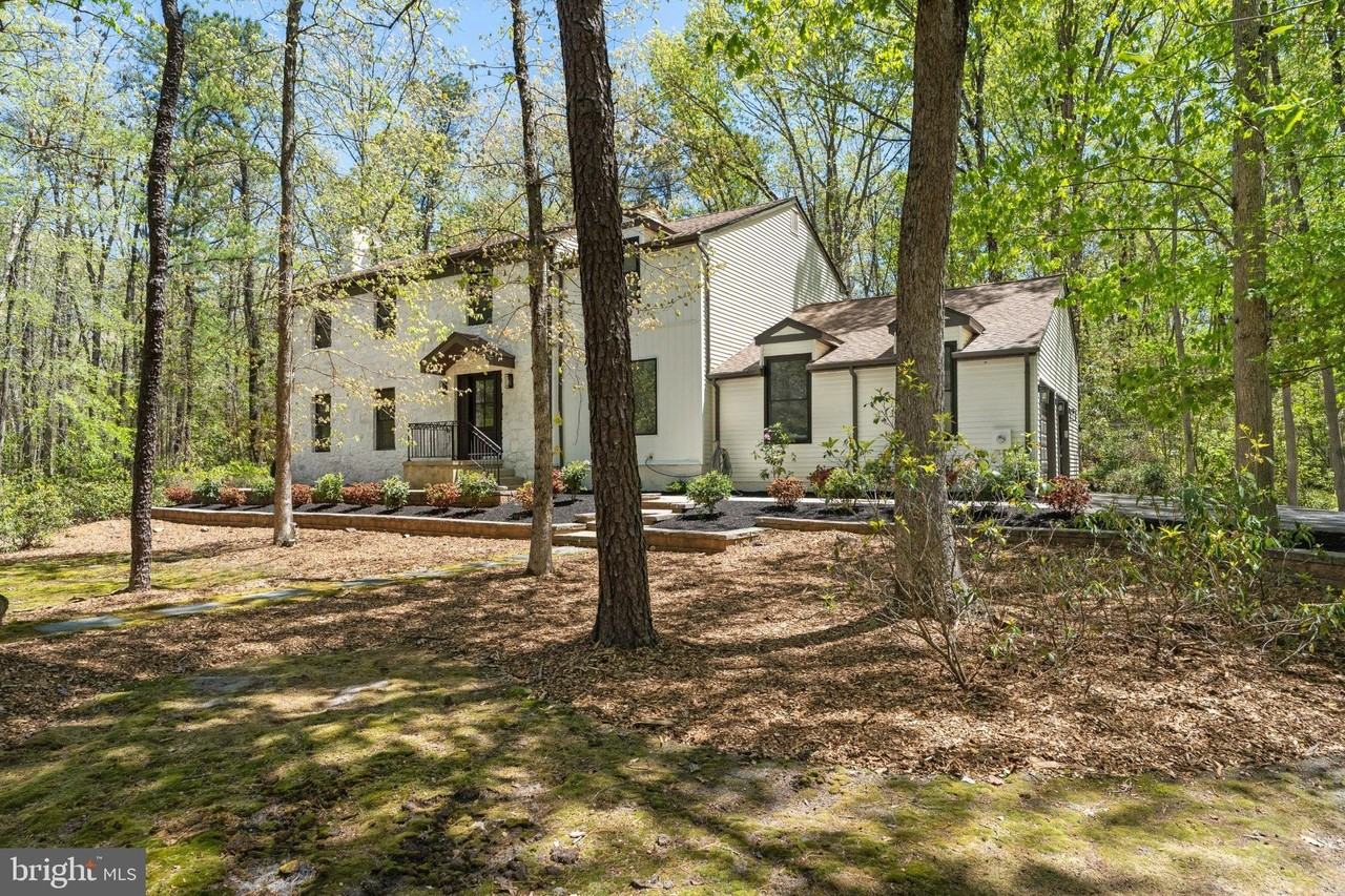 1 Dickson Dr - Photo 6 of 44
