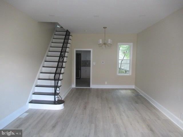 724 Spruce St - Photo 3 of 19