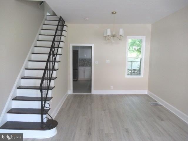 724 Spruce St - Photo 4 of 19