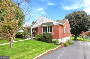 featured image of 21 Davis Ave