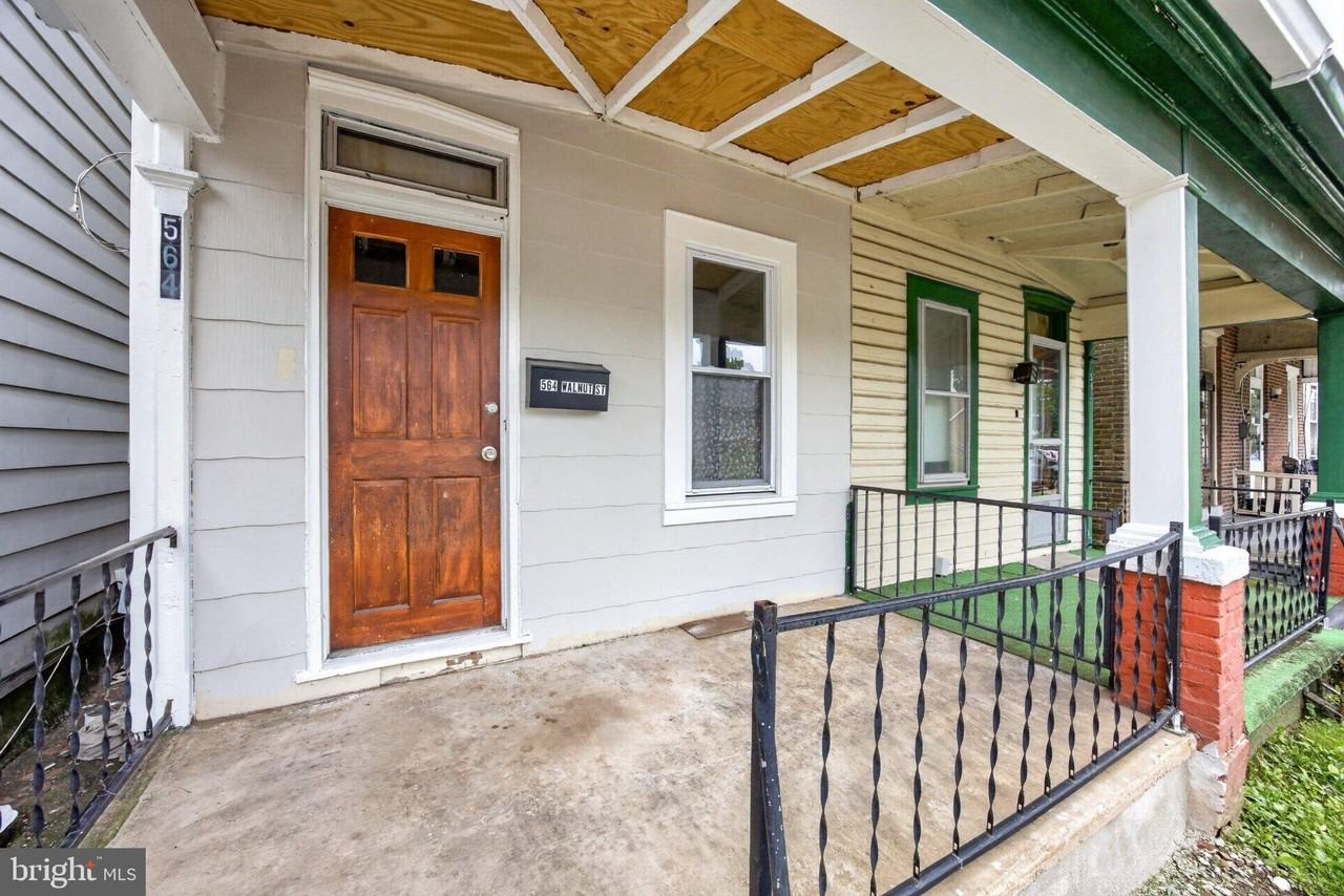 564 Walnut St - Photo 3 of 24