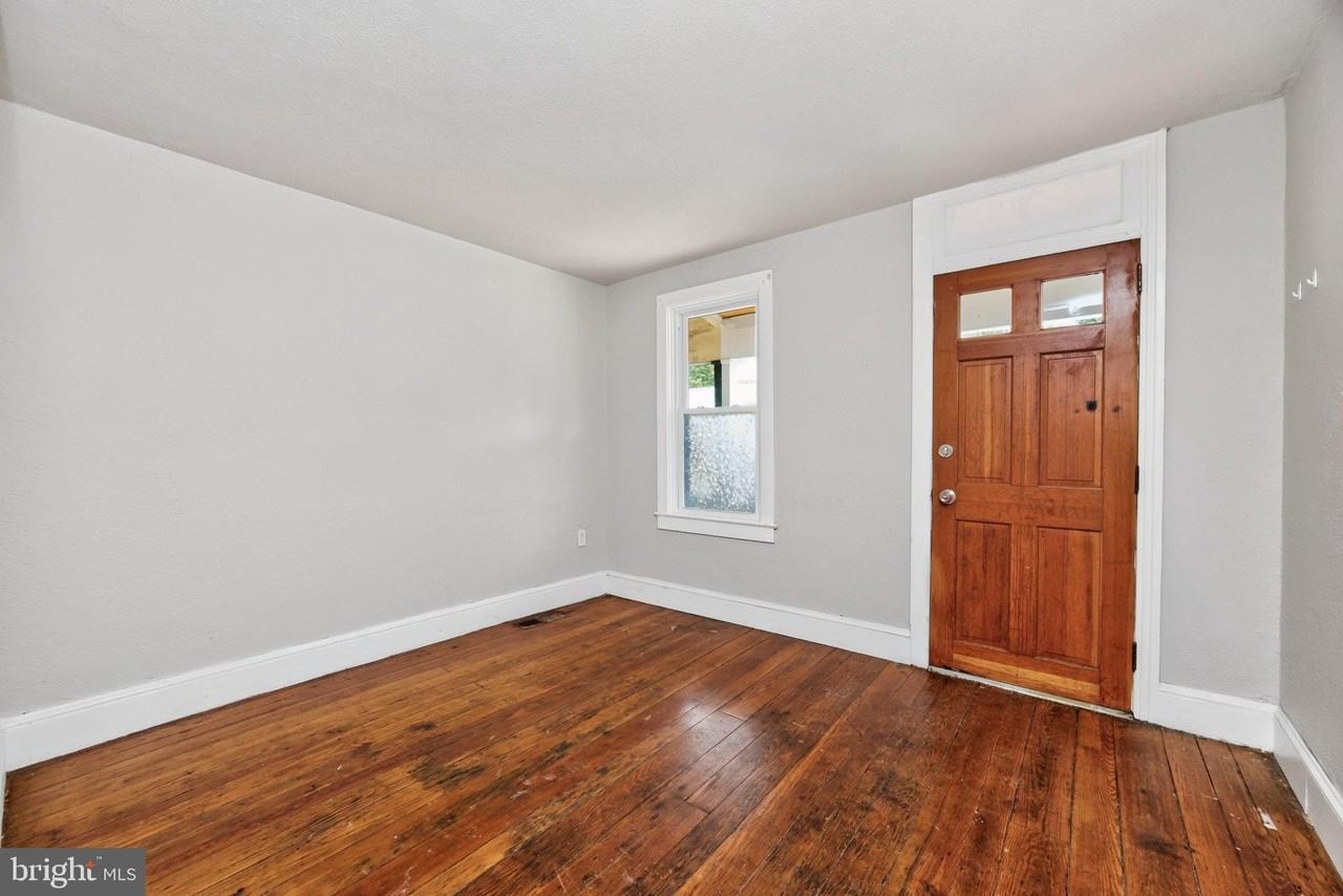 564 Walnut St - Photo 4 of 24