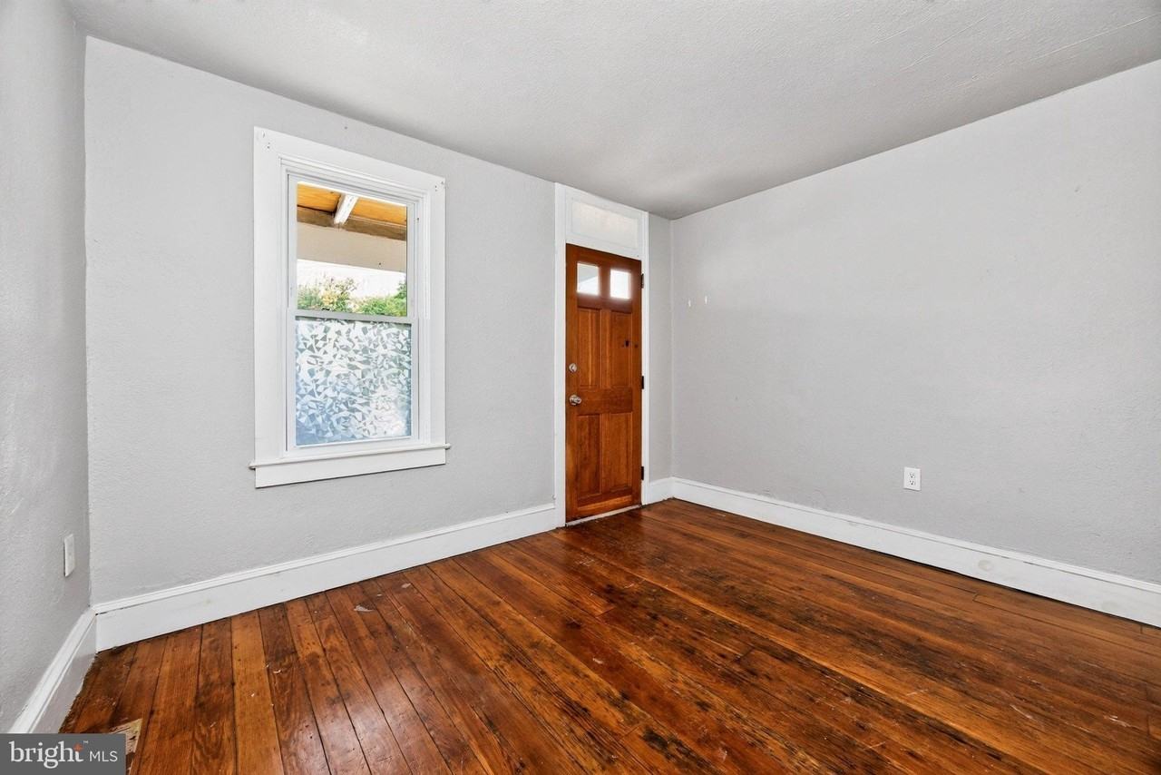 564 Walnut St - Photo 7 of 24