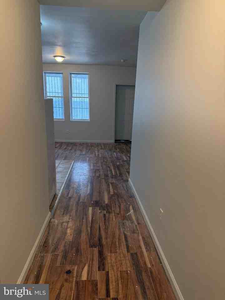 738 E Westmoreland St - Photo 2 of 16