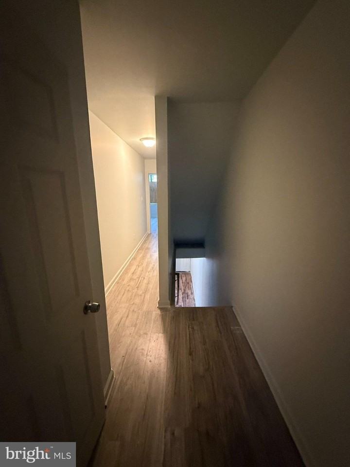 738 E Westmoreland St - Photo 6 of 16