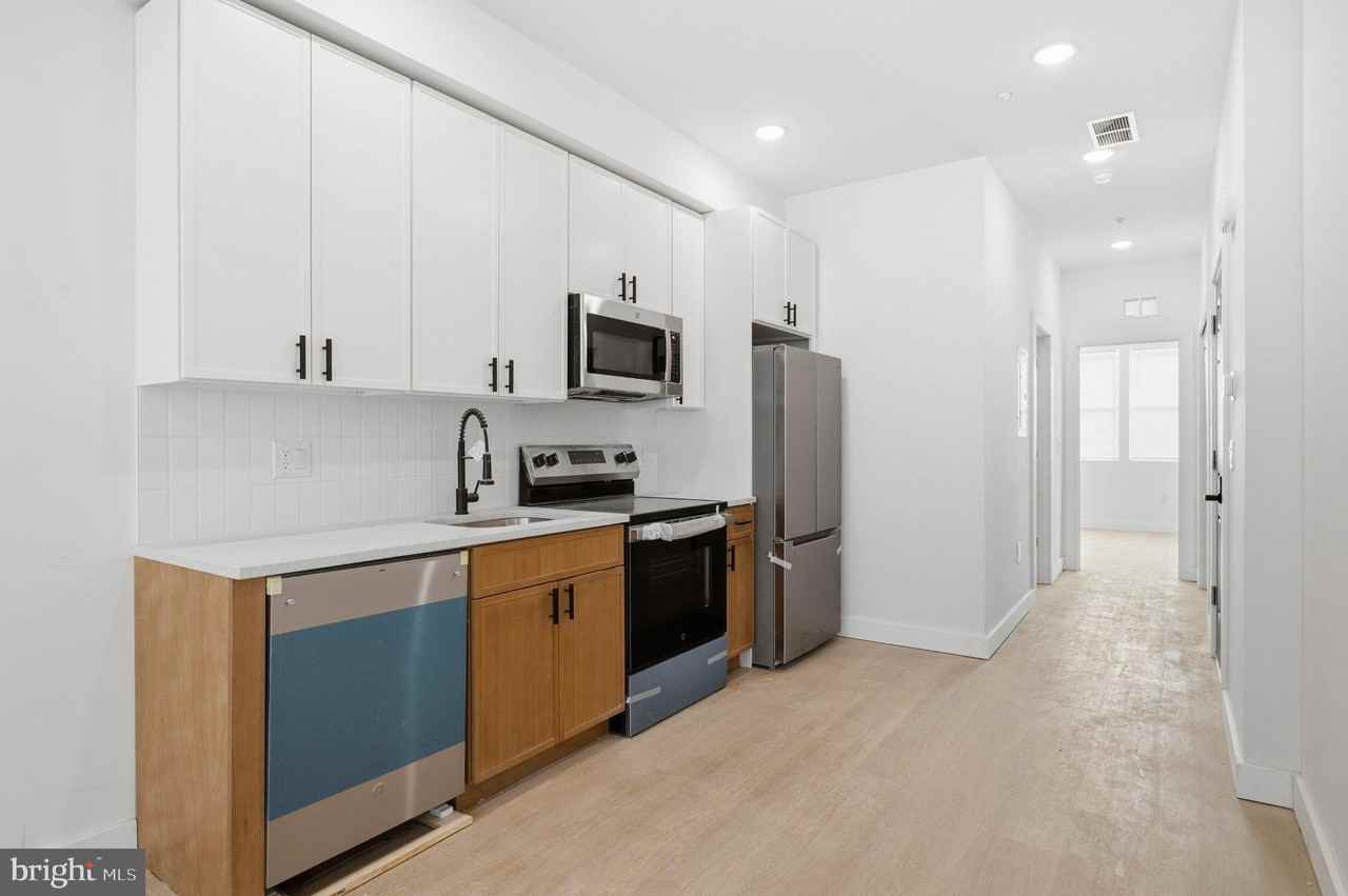 1542 W York St #2 - Photo 2 of 16