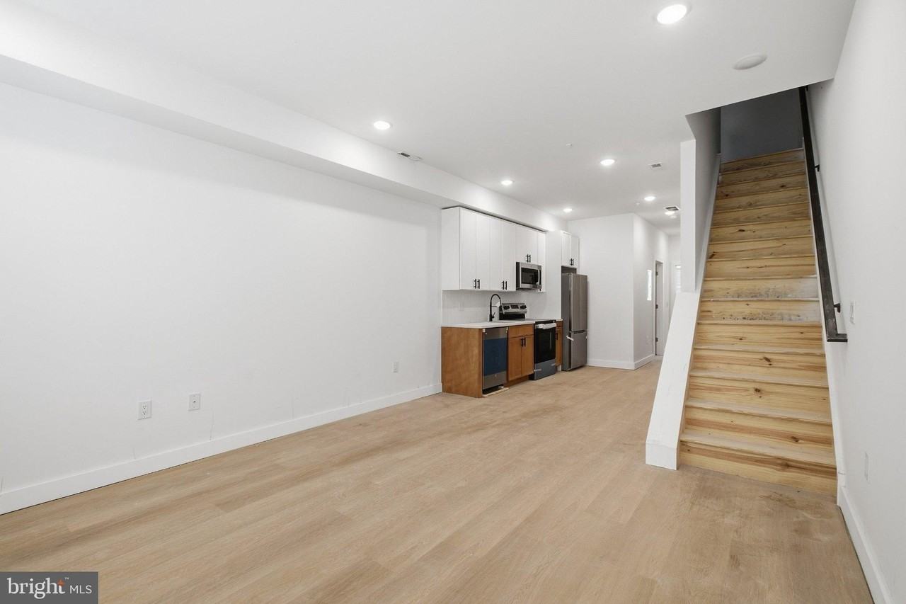 1542 W York St #2 - Photo 3 of 16