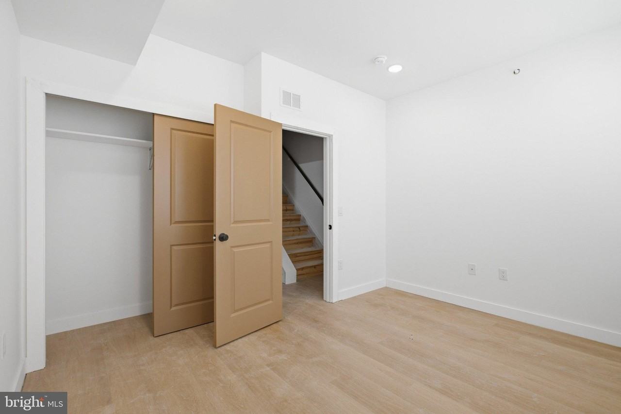 1542 W York St #2 - Photo 4 of 16