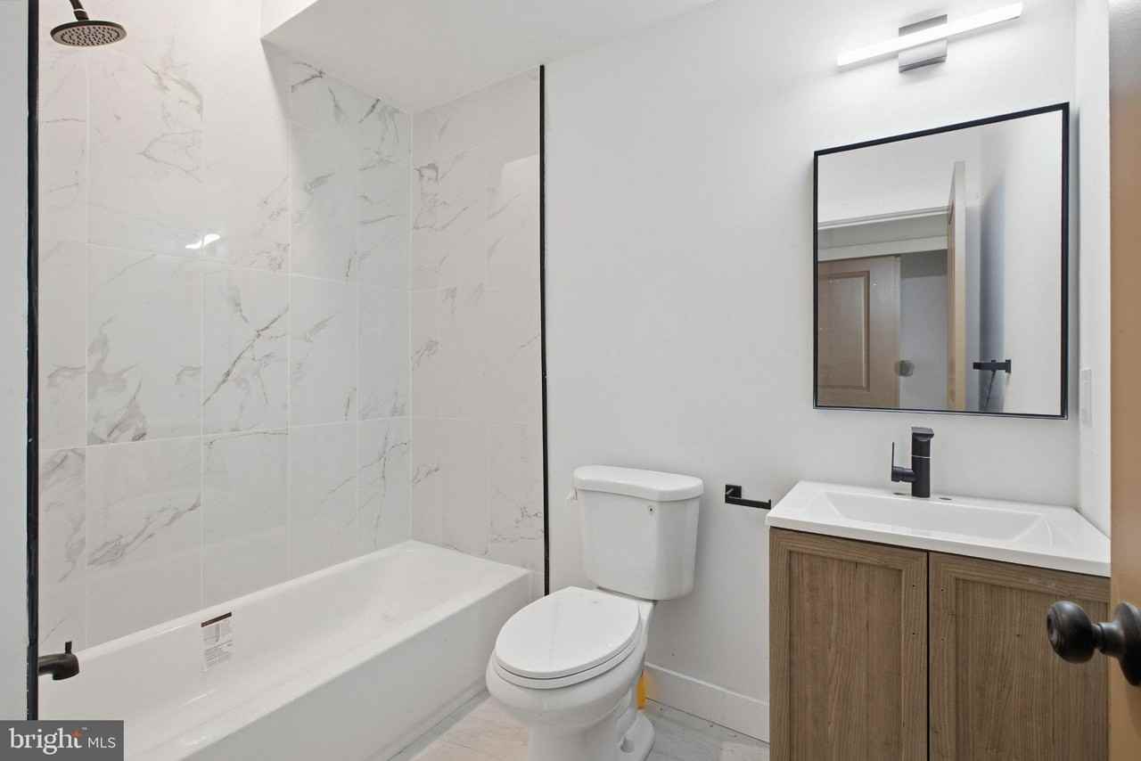 1542 W York St #2 - Photo 5 of 16