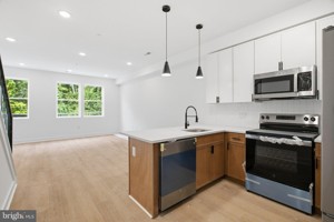 featured image of 1230 W York St #2