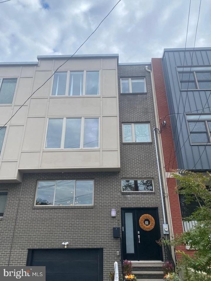 4745 Sheldon St - Photo 2 of 25