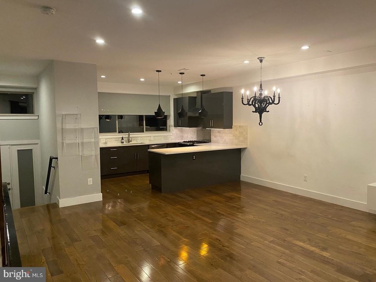 4745 Sheldon St - Photo 6 of 25
