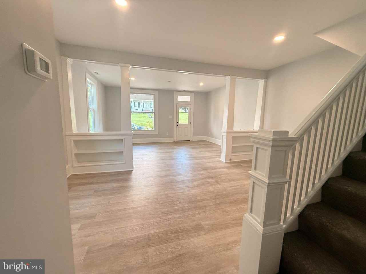 607 Main St - Photo 5 of 18