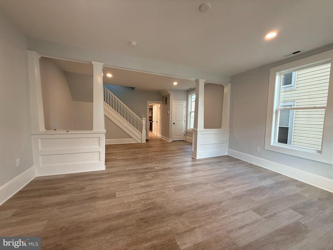 607 Main St - Photo 6 of 18