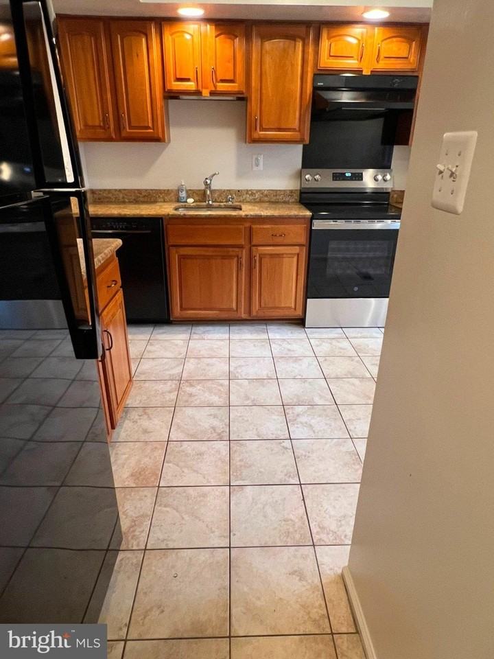 2440 S Walter Reed Dr #B - Photo 4 of 23
