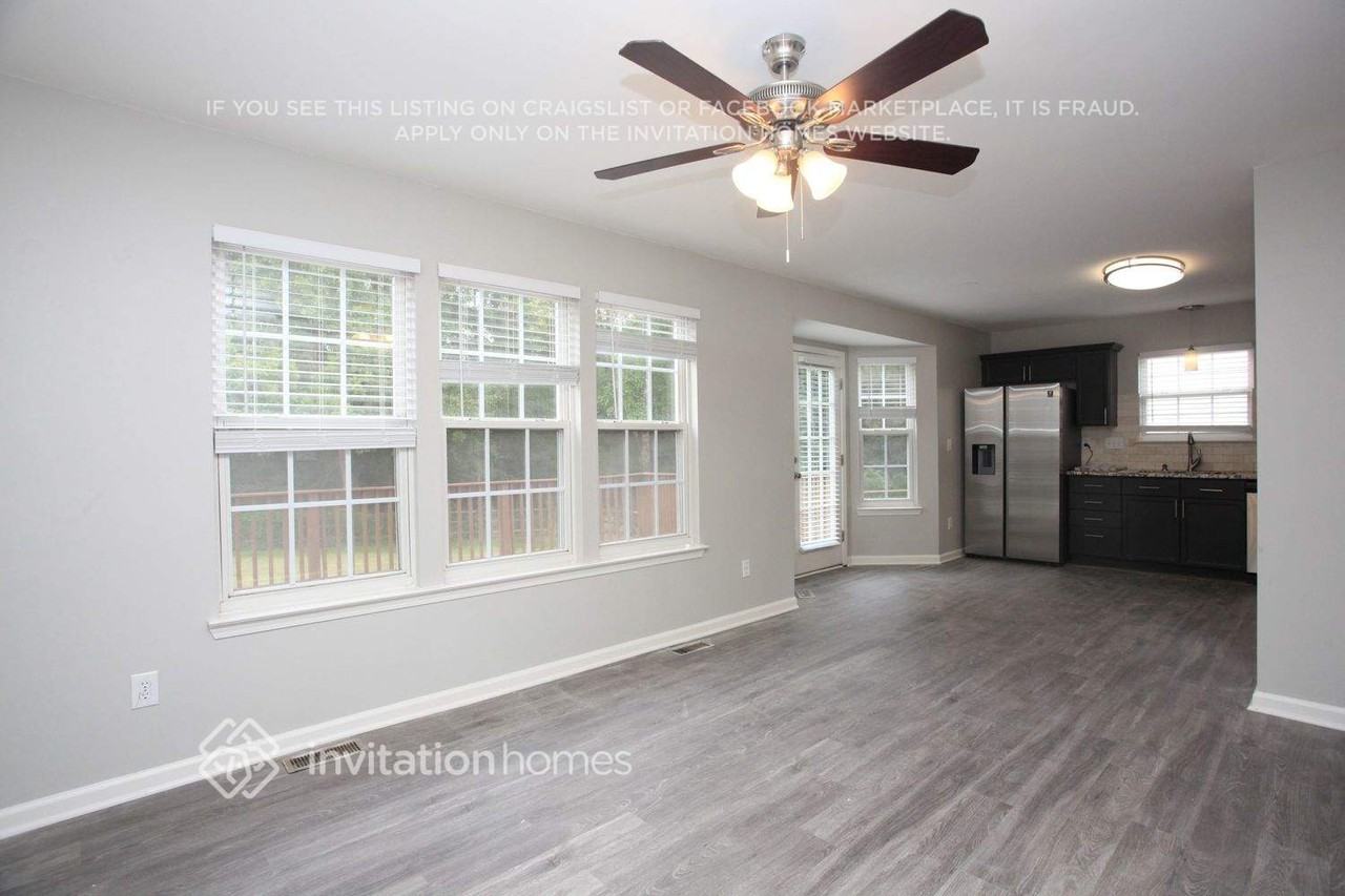 5539 Whispering Wind Ln - Photo 5 of 19