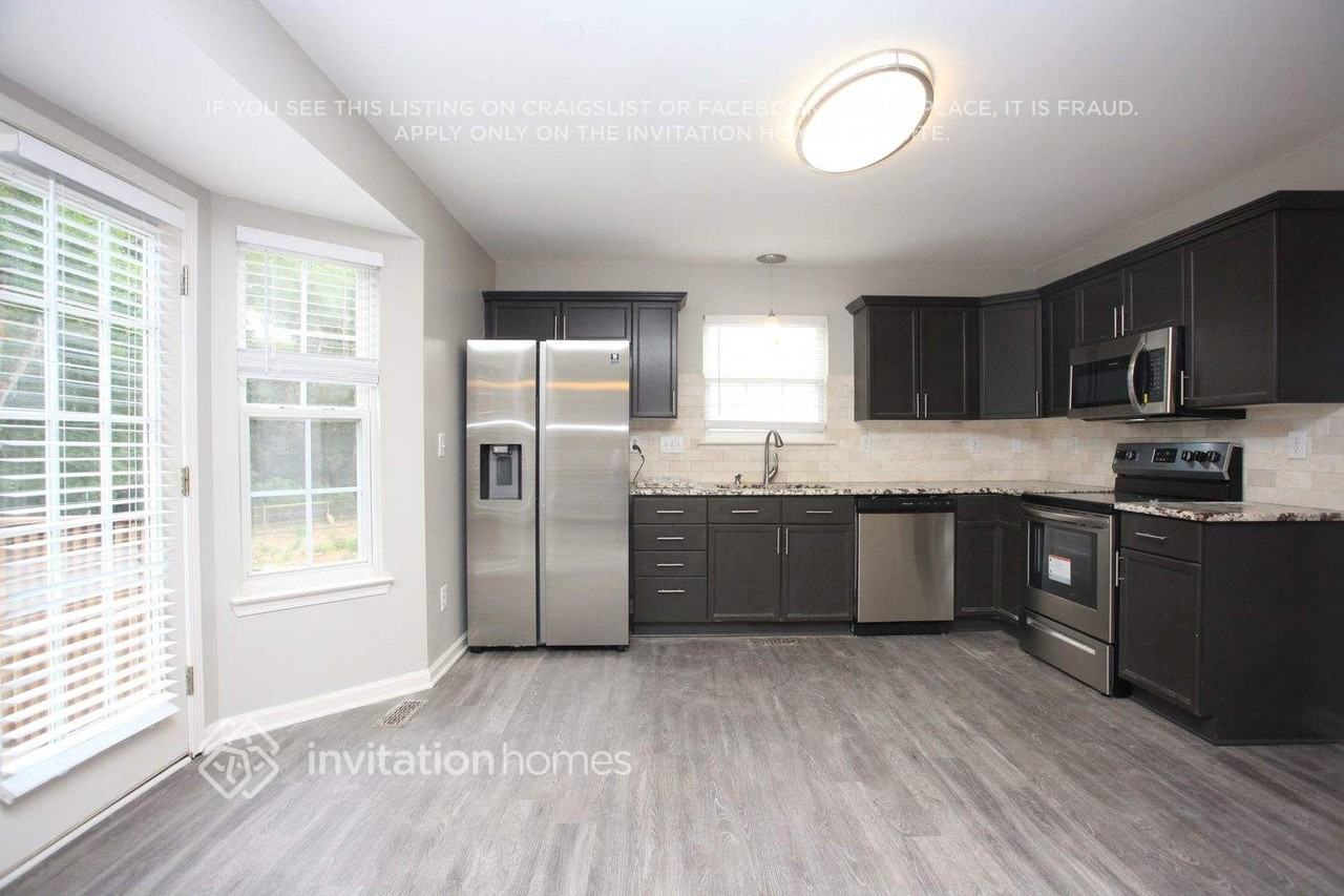 5539 Whispering Wind Ln - Photo 6 of 19