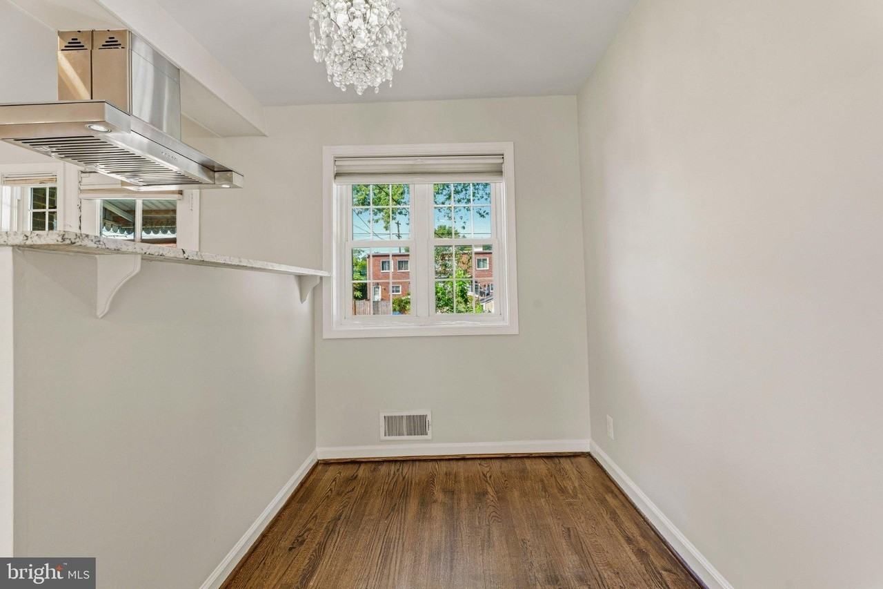 521 S Fayette St - Photo 7 of 31
