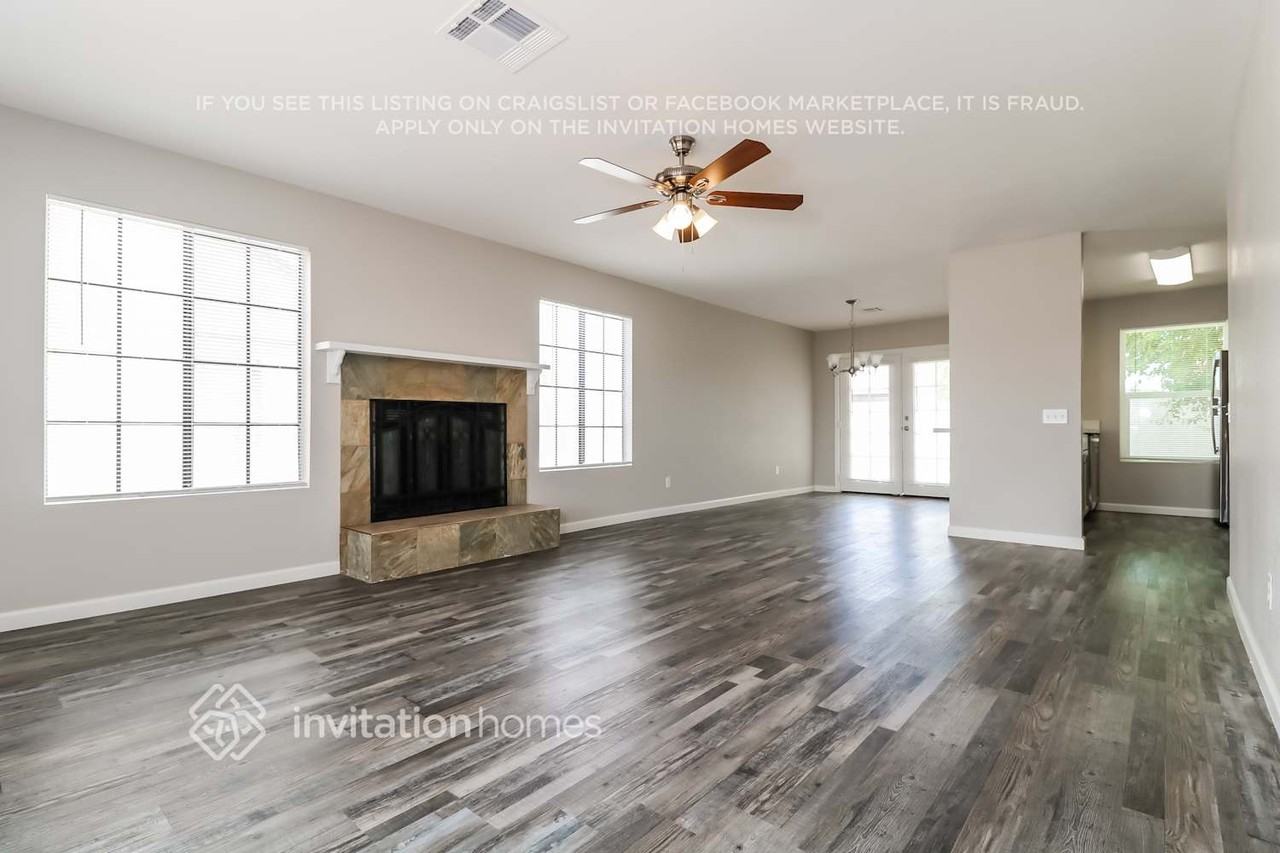 3221 W Irma Ln - Photo 3 of 14