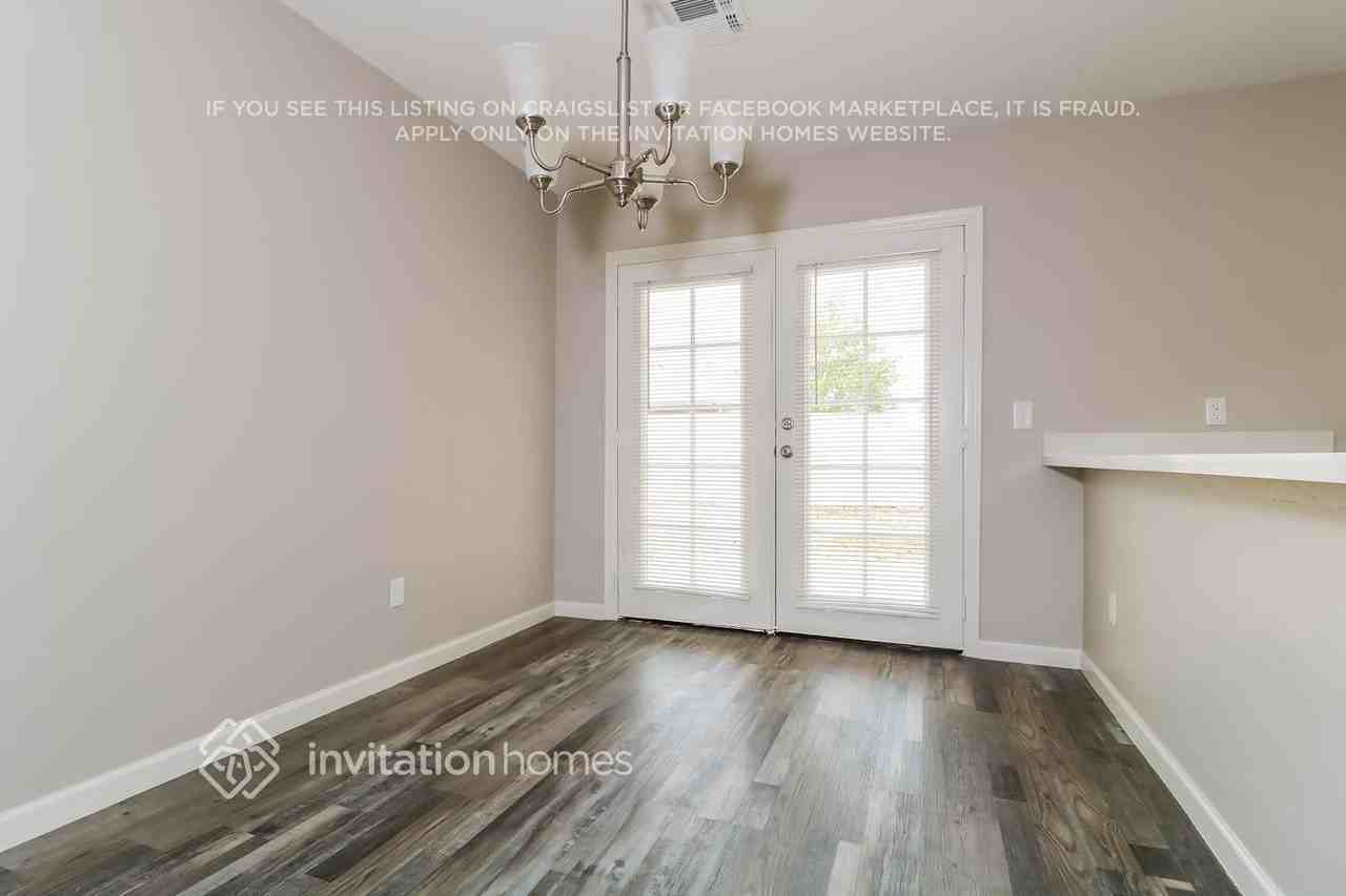 3221 W Irma Ln - Photo 6 of 14