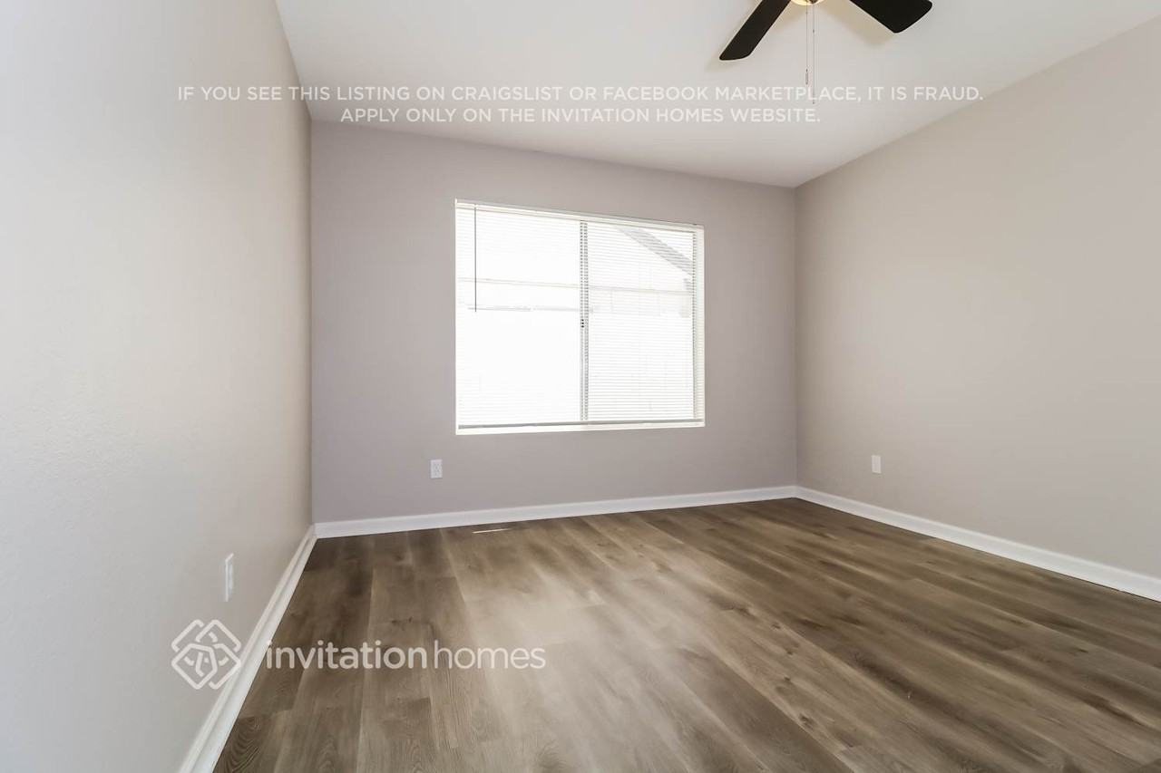 3221 W Irma Ln - Photo 7 of 14