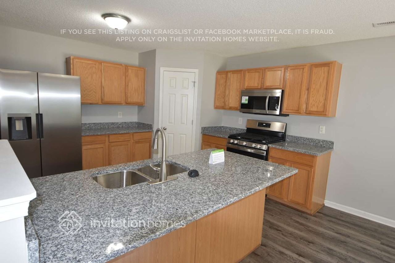 40 Buckleigh Dr - Photo 6 of 12