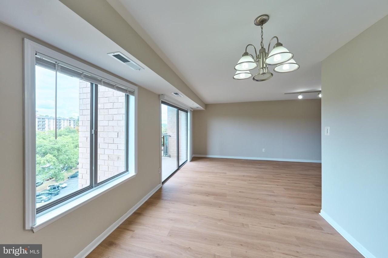 3101 S Manchester St #712 - Photo 5 of 42