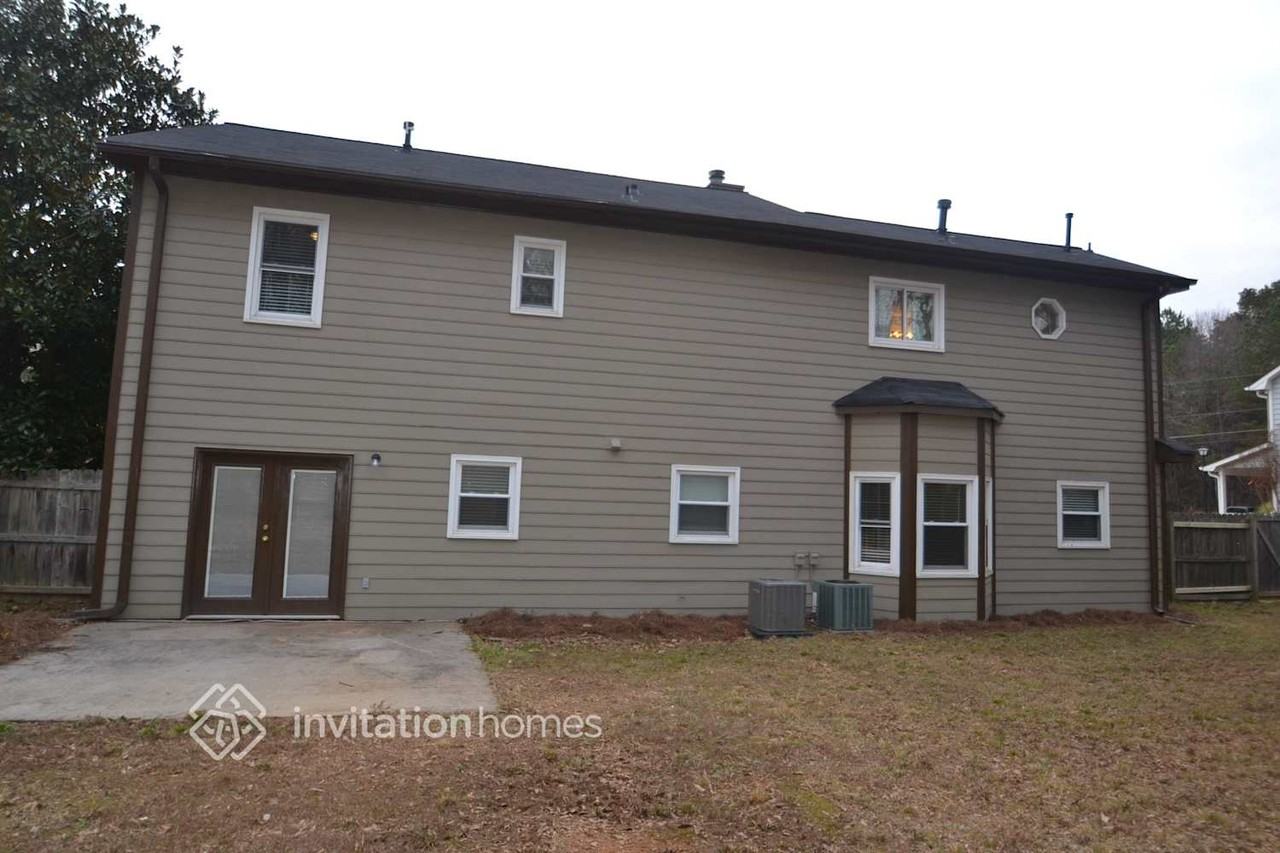 2860 Summit View Ct - Photo 2 of 3