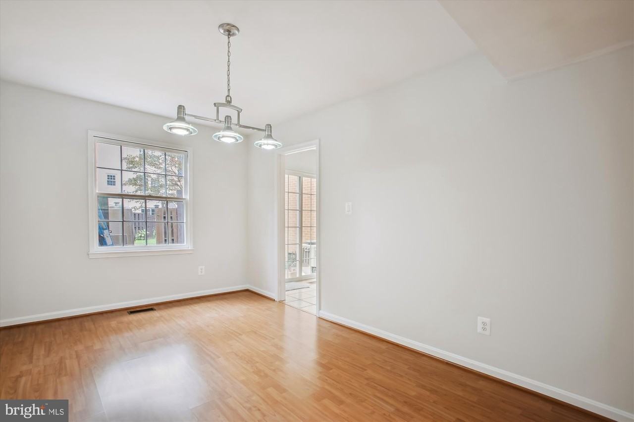3318 Applegate Ct - Photo 4 of 30