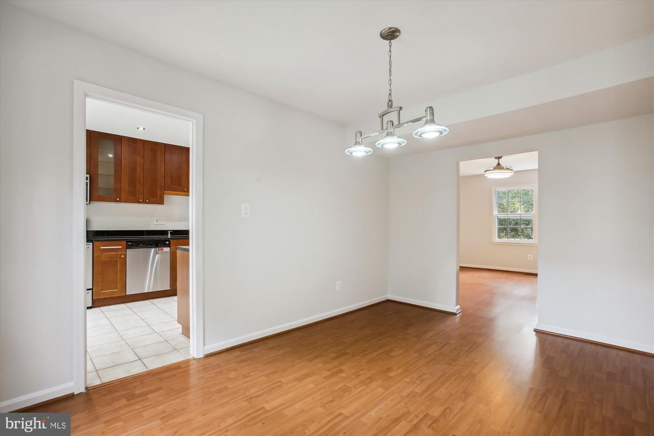 3318 Applegate Ct - Photo 5 of 30