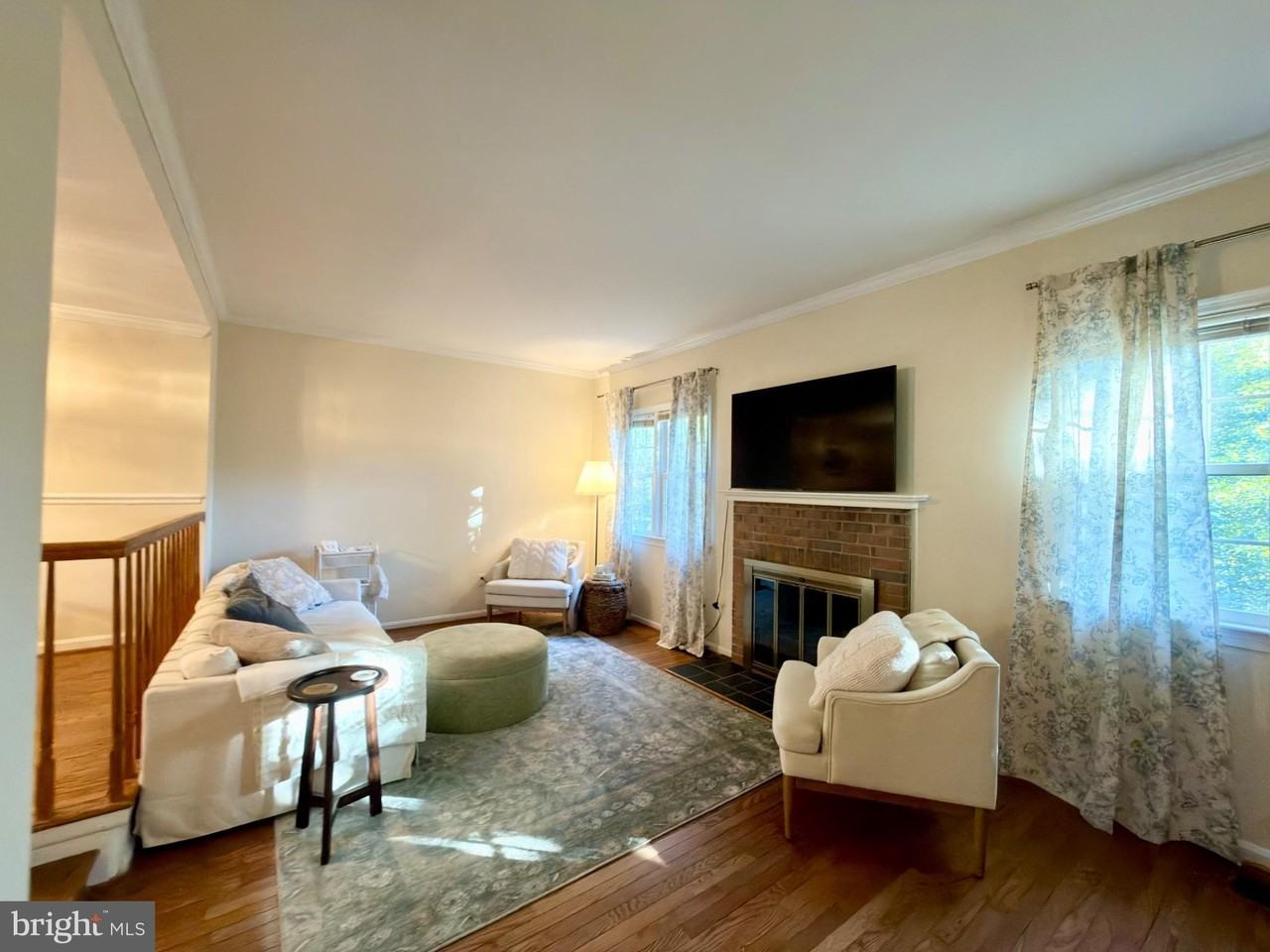 8535 Hilltop Rd - Photo 4 of 25