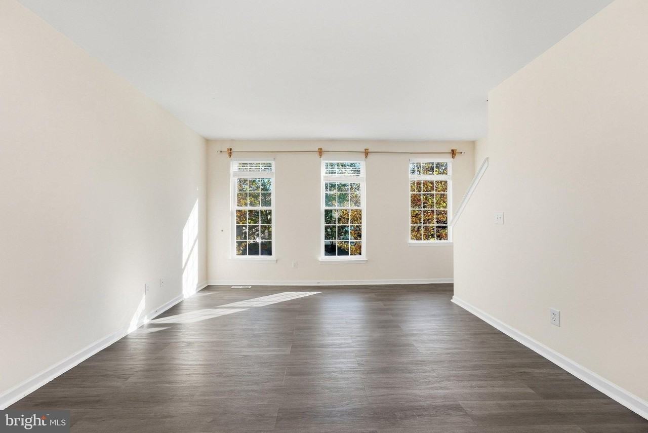 42838 Smallwood Ter - Photo 3 of 39